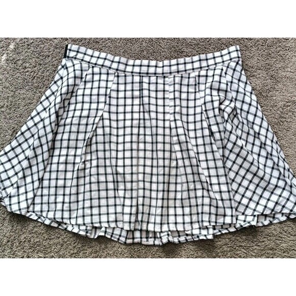 Torrid Skater Skate High Waisted Size 4 4X Pleated Plaid Light Pink Black Gyaru - Picture 3 of 8